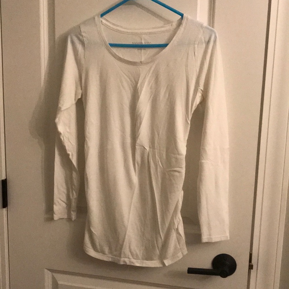 Maternity top.